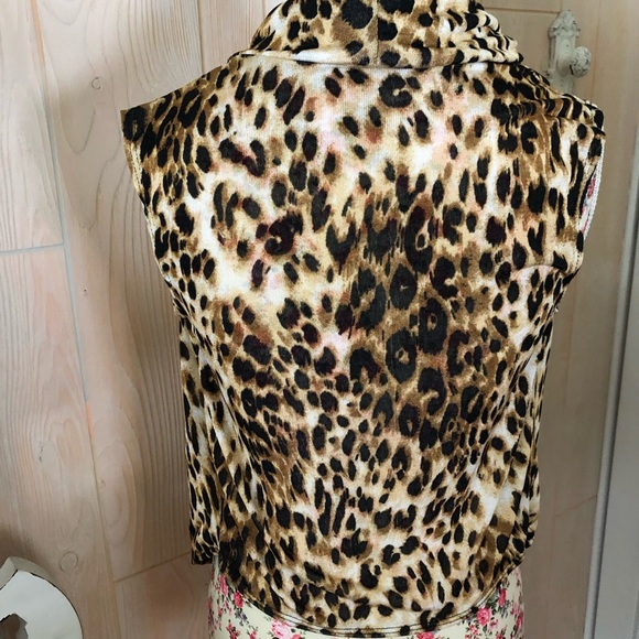 Top - Picture 2 of 4